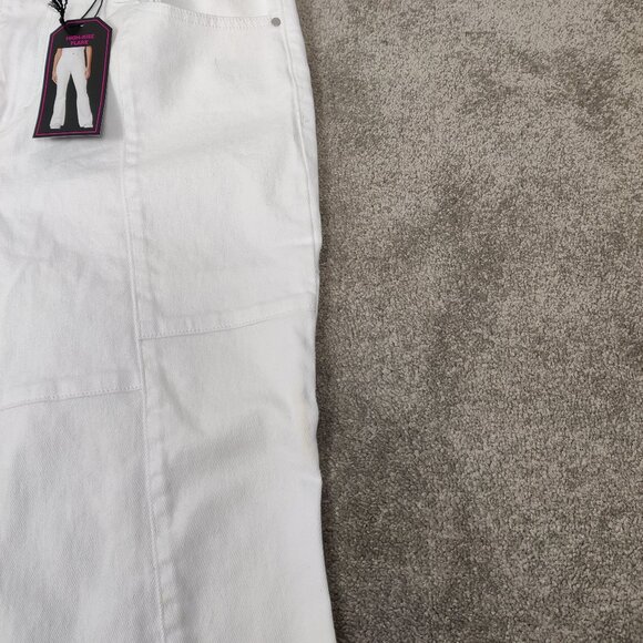 No Boundaries Women's Flare Pants NEW Size 17 White Cotton High Rise Minimalist - Picture 12 of 13